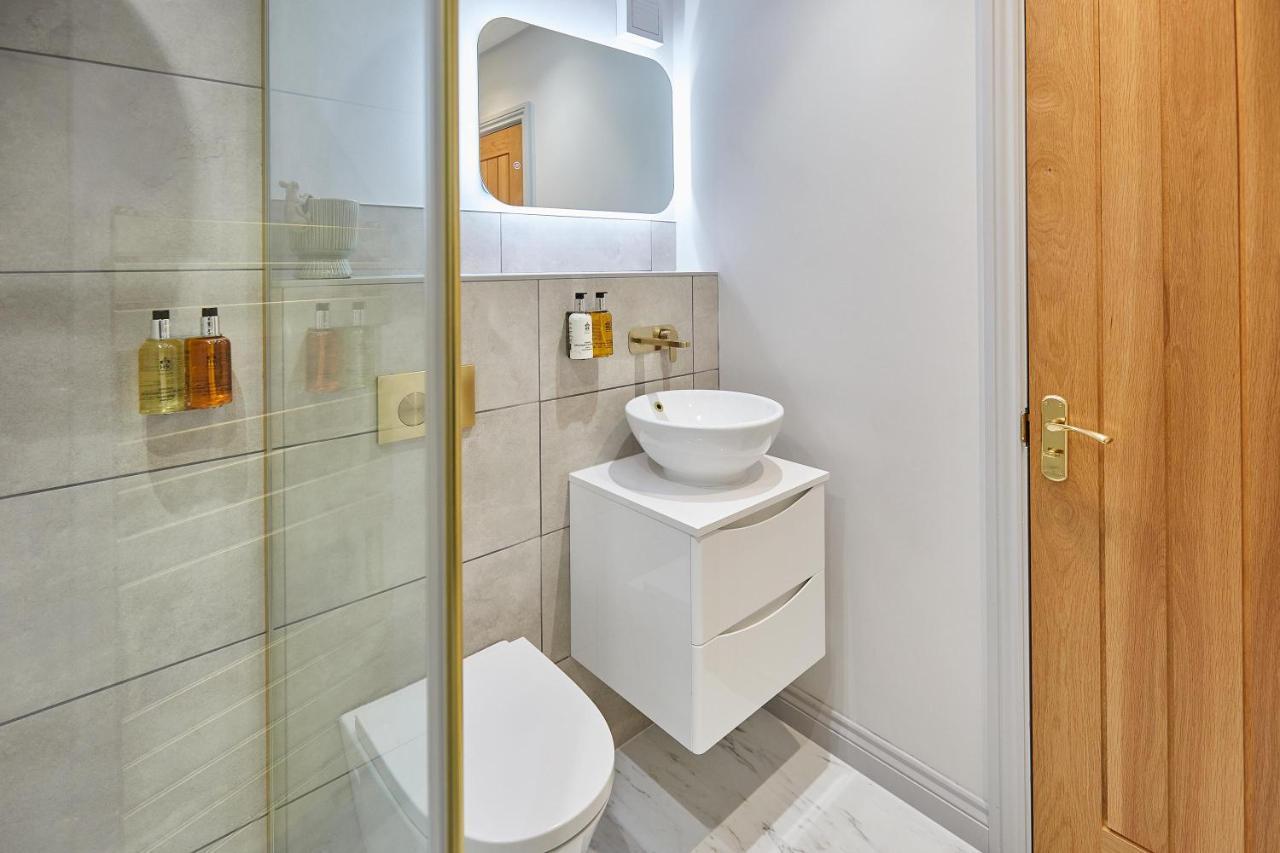 Host & Stay - Black Swan Mews Ripon Bagian luar foto